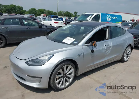 2018 Tesla Model 3 z USA, uszkodzony, nr VIN 5YJ3E1EAXJF060683